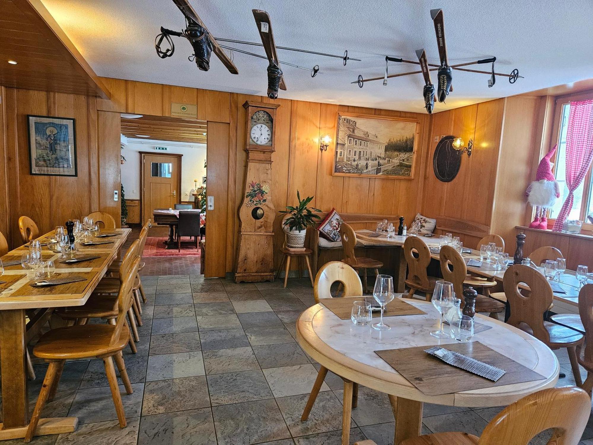 Hotel Restaurant Du Marchairuz Ле-Брасю Экстерьер фото